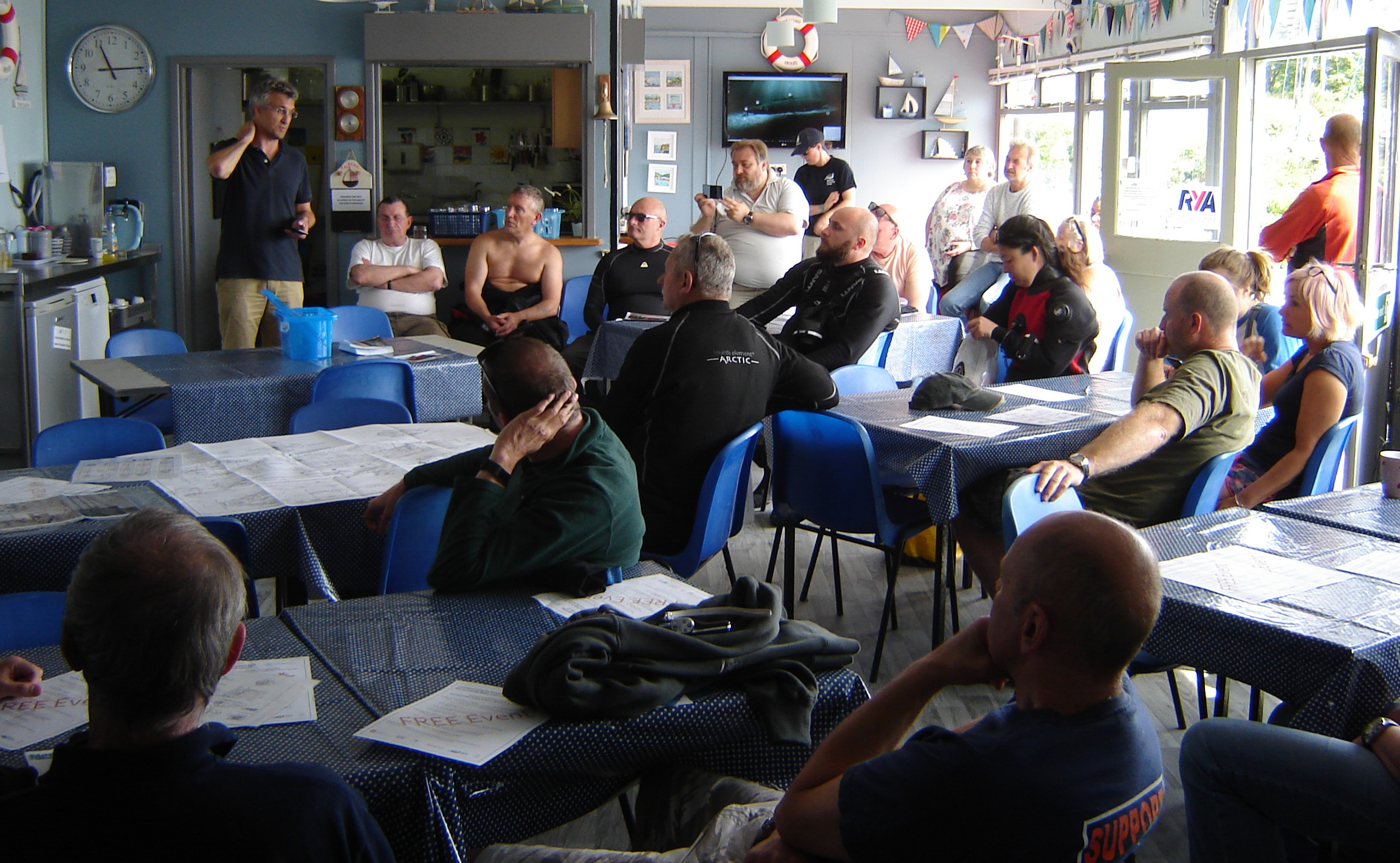 Dive Club Briefing on Saturday Morning